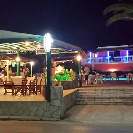 Nikolas Club Kavos