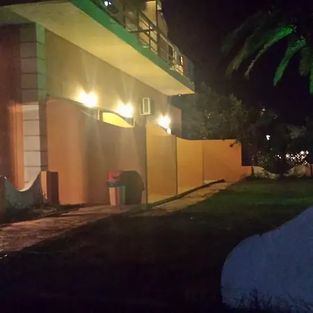 Nikolas Club Kavos